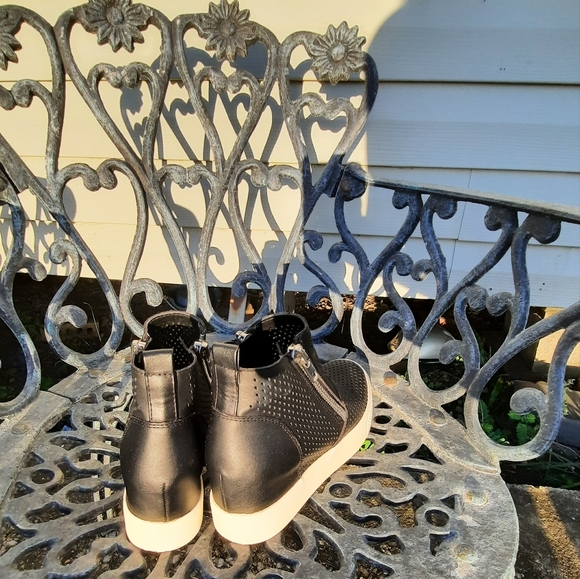 Steve Madden Black Holes Boots Sz - Picture 7 of 11